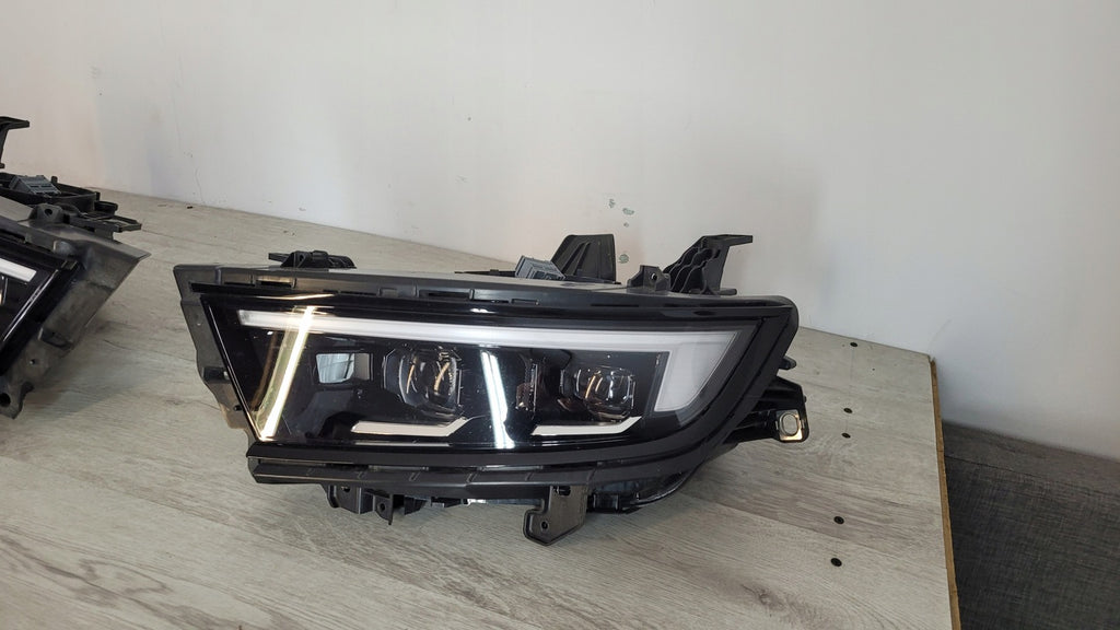 Frontscheinwerfer Opel Astra L 9855316680 9855316580 LED Rechts oder Links SCH1144105218di