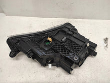 Laden Sie das Bild in den Galerie-Viewer, Frontscheinwerfer Skoda Superb III 9V1941015B- Xenon Links Headlight