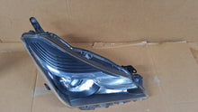 Load image into Gallery viewer, Frontscheinwerfer Toyota Yaris Rechts Scheinwerfer Headlight