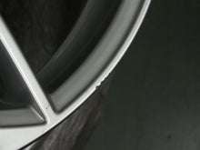 Laden Sie das Bild in den Galerie-Viewer, 1x Alufelge 18 Zoll 8.0&quot; 5x112 39ET Glanz Silber 4G0601025 Audi Rim Wheel