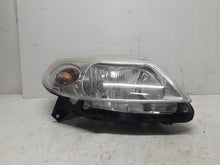 Laden Sie das Bild in den Galerie-Viewer, Frontscheinwerfer Dacia Sandero 8200733877- Rechts Scheinwerfer Headlight