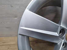 Laden Sie das Bild in den Galerie-Viewer, 1x Alufelge 16 Zoll 6V0601025 Skoda Fabia I Rim Wheel FEL2857317011oj