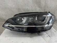 Laden Sie das Bild in den Galerie-Viewer, Frontscheinwerfer VW Golf VII 5G1941033 Xenon Links Scheinwerfer Headlight SCH7024700300xy