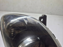 Laden Sie das Bild in den Galerie-Viewer, Frontscheinwerfer Mazda 2 ZWW2557 Links Scheinwerfer Headlight SCH6342781878jv