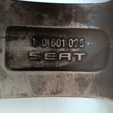 Load image into Gallery viewer, 4x Alufelge 16 Zoll 6.5" 5x112 50ET Glanz Silber 5P0601025 Seat Toledo I FEL7574504620er