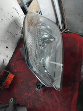 Load image into Gallery viewer, Frontscheinwerfer Skoda Fabia II Roomster Ein Satz Scheinwerfer Headlight SCH9066921918jj