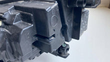Laden Sie das Bild in den Galerie-Viewer, Frontscheinwerfer Ford Kuga III CX482HL-RH-LHD LV4B-13E014-FH LED Rechts SCH5296780369zi