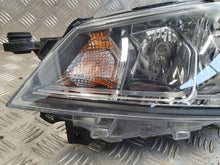 Laden Sie das Bild in den Galerie-Viewer, Frontscheinwerfer Seat Ibiza V 6F1941015A Links Scheinwerfer Headlight