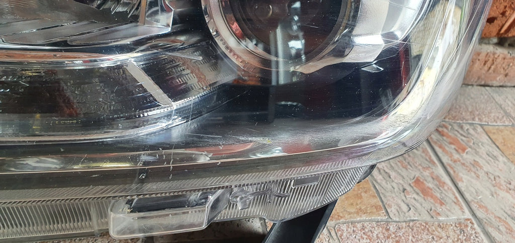 Frontscheinwerfer Ford Ranger Links Scheinwerfer Headlight