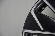 Load image into Gallery viewer, 1x Alufelge 18 Zoll 8.0" 5x112 44ET Glanz 3V0601025B Mg Rim Wheel FEL5988046438is