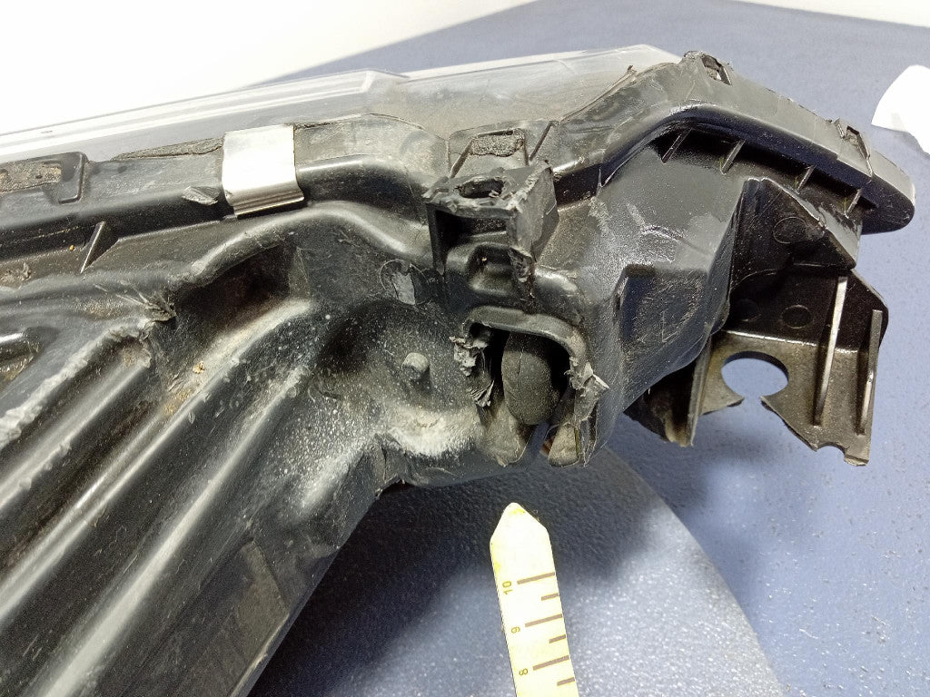 Frontscheinwerfer Mitsubishi Outlander III 8301C883 ECM921-21C10 LED Links