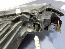 Laden Sie das Bild in den Galerie-Viewer, Frontscheinwerfer Mitsubishi Outlander III 8301C883 ECM921-21C10 LED Links