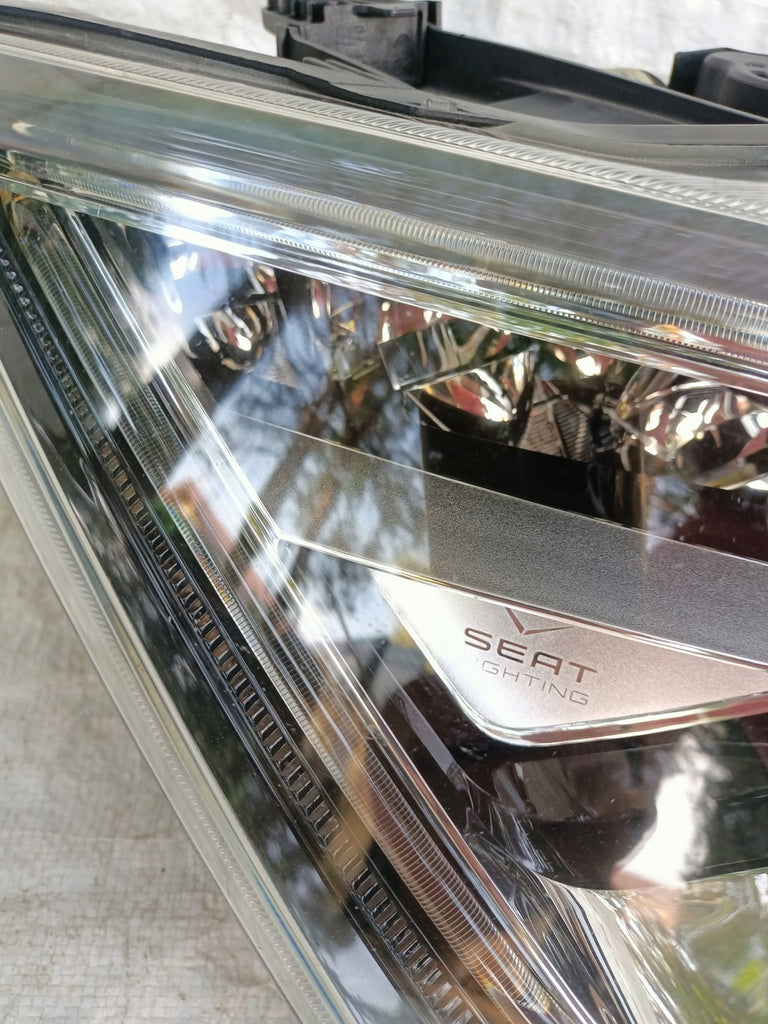 Frontscheinwerfer Seat Ateca 576941007F 6F1941007E LED Rechts oder Links