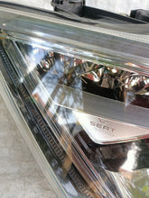 Laden Sie das Bild in den Galerie-Viewer, Frontscheinwerfer Seat Ateca 576941007F 6F1941007E LED Rechts oder Links