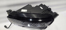 Laden Sie das Bild in den Galerie-Viewer, Frontscheinwerfer Skoda Karoq 57B941035B 002477430 Links Scheinwerfer Headlight SCH9409913166iu