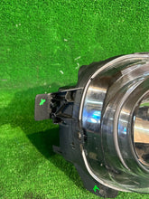Laden Sie das Bild in den Galerie-Viewer, Frontscheinwerfer Citroën C3 III 90097901 Rechts Scheinwerfer Headlight