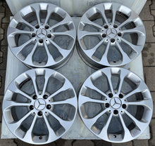 Laden Sie das Bild in den Galerie-Viewer, 4x Alufelge 17 Zoll 6.5" 5x112 38ET Silber 1564011700 Mercedes-Benz Glb Gla FEL7719491080bo