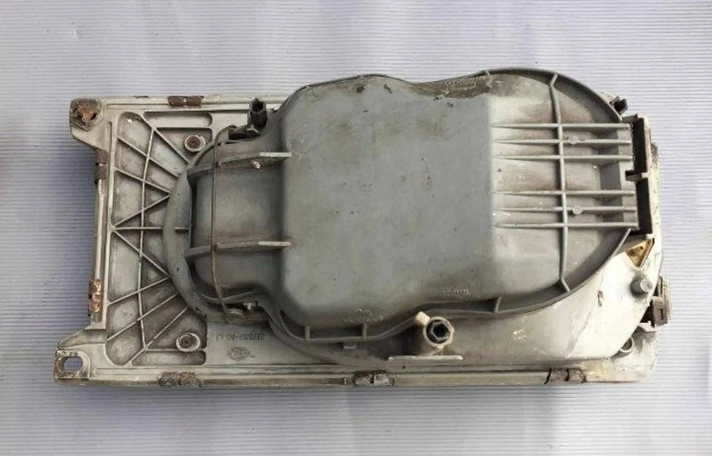 Frontscheinwerfer Mercedes-Benz W123 11768300 Vorderseite Scheinwerfer Headlight