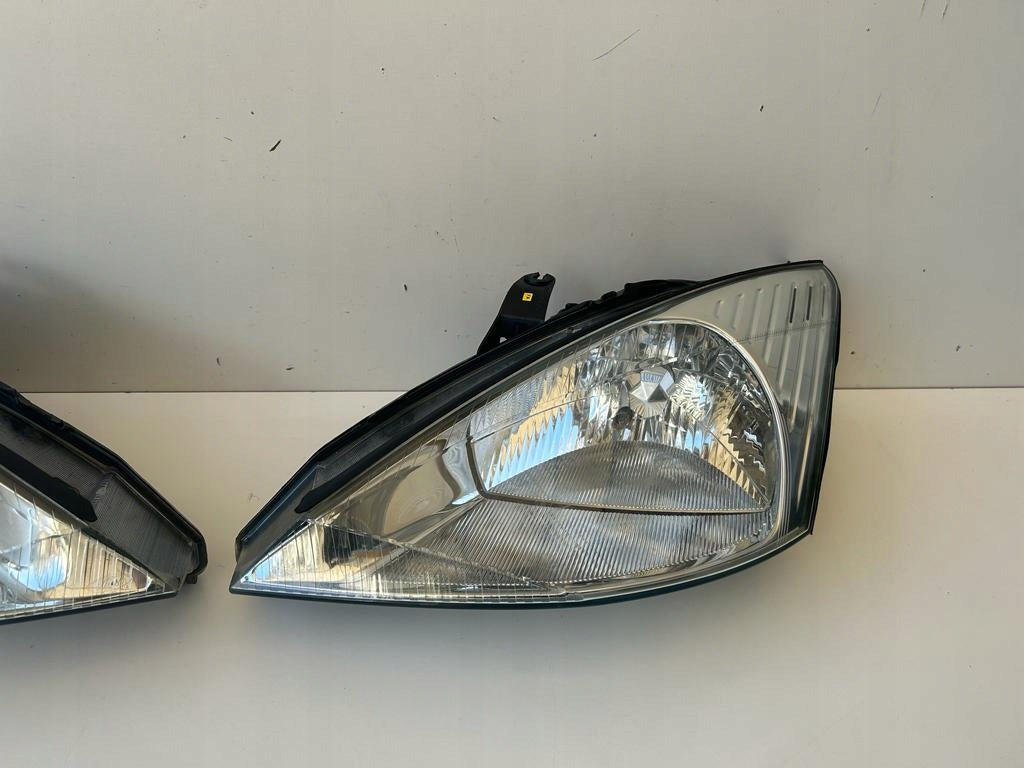 Frontscheinwerfer Ford Focus 1M51-13005 M51-13006-FA Rechts oder Links