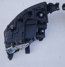 Load image into Gallery viewer, Frontscheinwerfer VW Multivan T7 7T1941082C 7T1941081C Ein Satz Headlight SCH2176025322kn