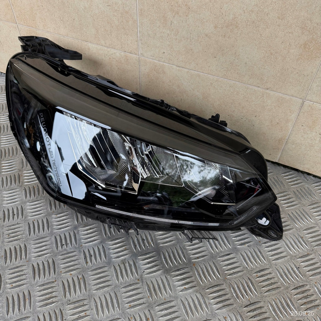 Frontscheinwerfer Peugeot 2008 II 9855524680 9855524880 LED Ein Satz Headlight