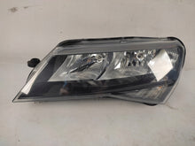 Laden Sie das Bild in den Galerie-Viewer, Frontscheinwerfer Skoda Superb III 3V1941015 Ein Stück (Rechts oder Links)