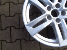 Laden Sie das Bild in den Galerie-Viewer, 1x Alufelge 17 Zoll 7.0" 5x112 42ET Silber 8W0601025 Audi C7 A4 B9 Rim Wheel FEL1471394081oi