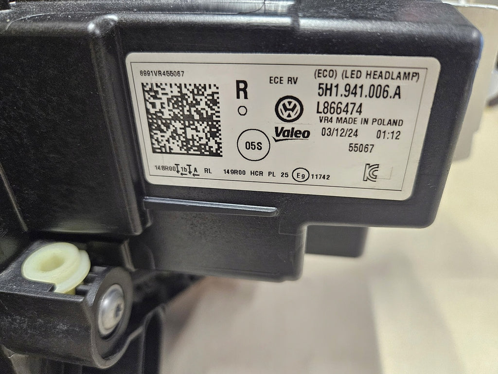 Frontscheinwerfer VW Golf VIII 5H1941005A 5H1941006A LED Rechts oder Links SCH8053659015gt