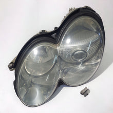 Laden Sie das Bild in den Galerie-Viewer, Frontscheinwerfer Mercedes-Benz Sl R230 A2308207961 Xenon Links Headlight