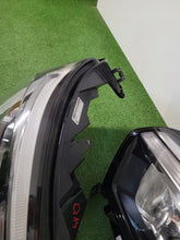 Load image into Gallery viewer, Frontscheinwerfer Renault Master 260105567R LED Ein Stück (Rechts oder Links) SCH3621579846un