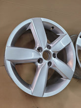 Laden Sie das Bild in den Galerie-Viewer, 1x Alufelge 17 Zoll 7.0&quot; 5x112 54ET 5K0601025AA VW Golf Vi Rim Wheel