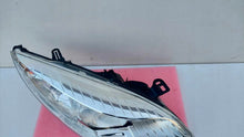 Laden Sie das Bild in den Galerie-Viewer, Frontscheinwerfer Renault Megane III 260108719R Rechts Scheinwerfer Headlight