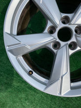 Load image into Gallery viewer, 1x Alufelge 18 Zoll 8.0&quot; 5x112 4K0601025D Audi A6 C8 Rim Wheel