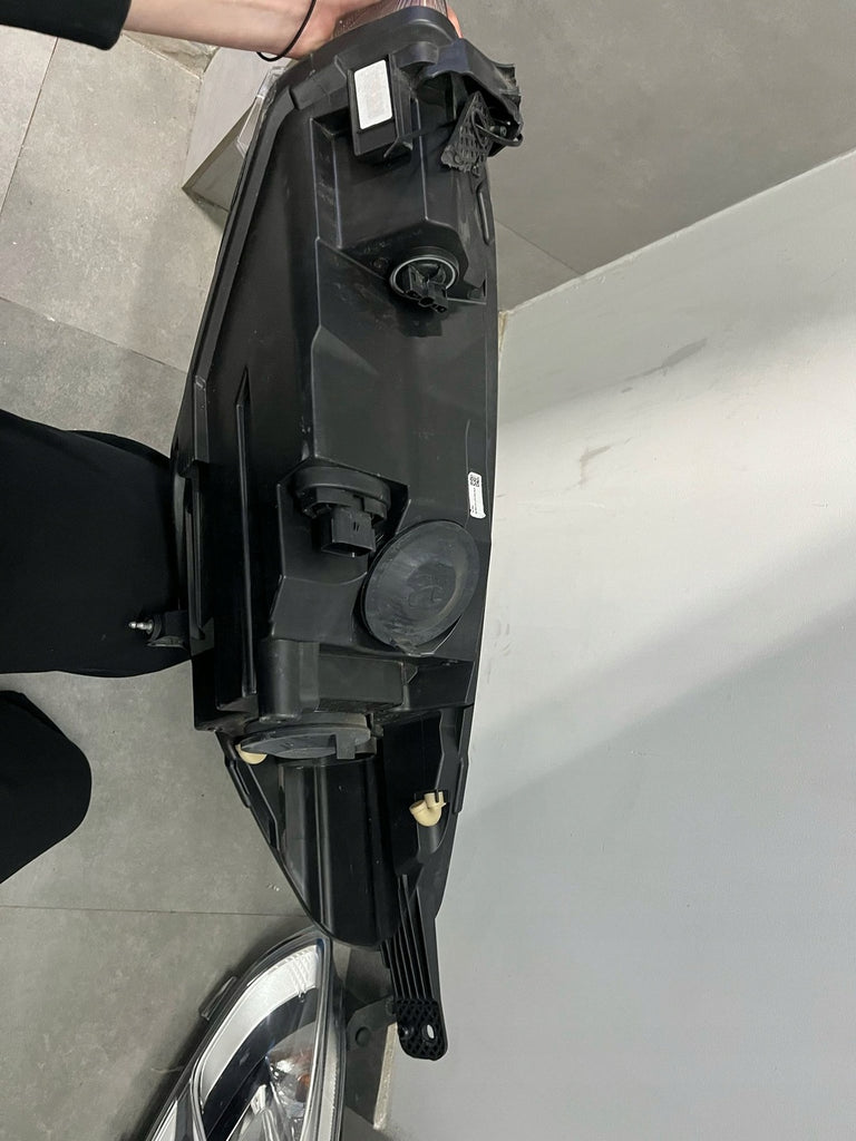 Frontscheinwerfer Ford Fiesta I H1BB13W030AD H1BB13W029AK Rechts oder Links SCH3539993525vi