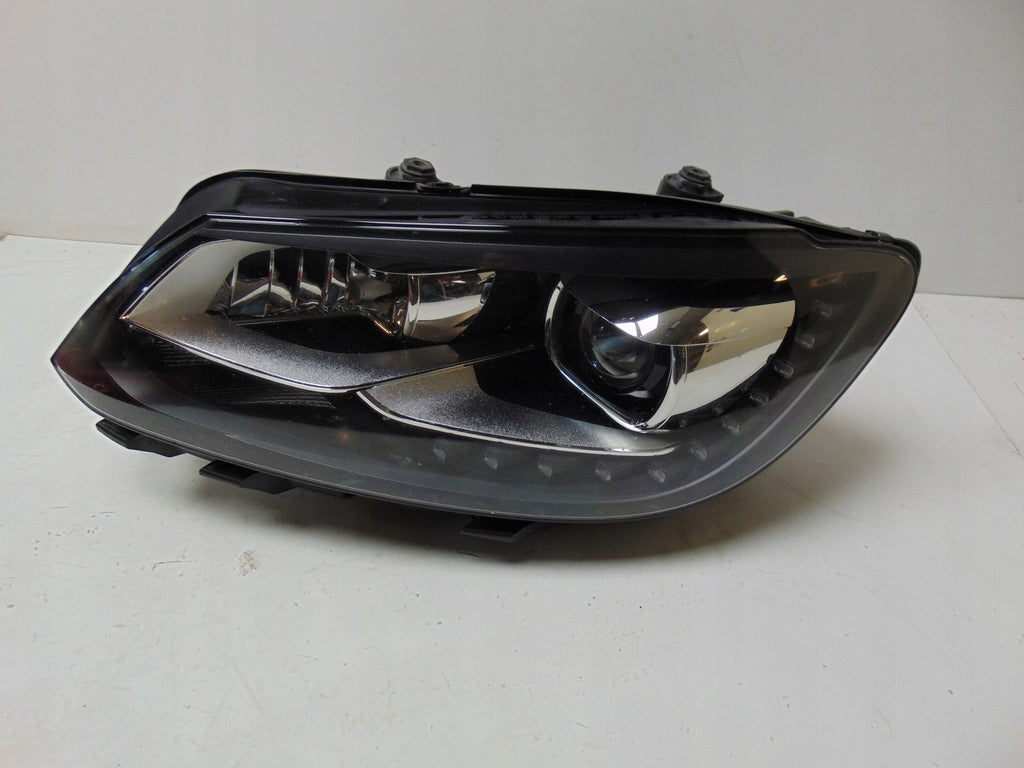 Frontscheinwerfer VW Touran 1T1941751E Xenon Ein Stück (Rechts oder Links)