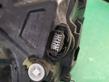 Laden Sie das Bild in den Galerie-Viewer, Frontscheinwerfer Ford Focus JX7B-13E017AH Full LED Rechts oder Links SCH2874351858tb