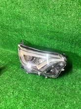 Load image into Gallery viewer, Frontscheinwerfer Toyota 81145-42680 LED Rechts Scheinwerfer Headlight