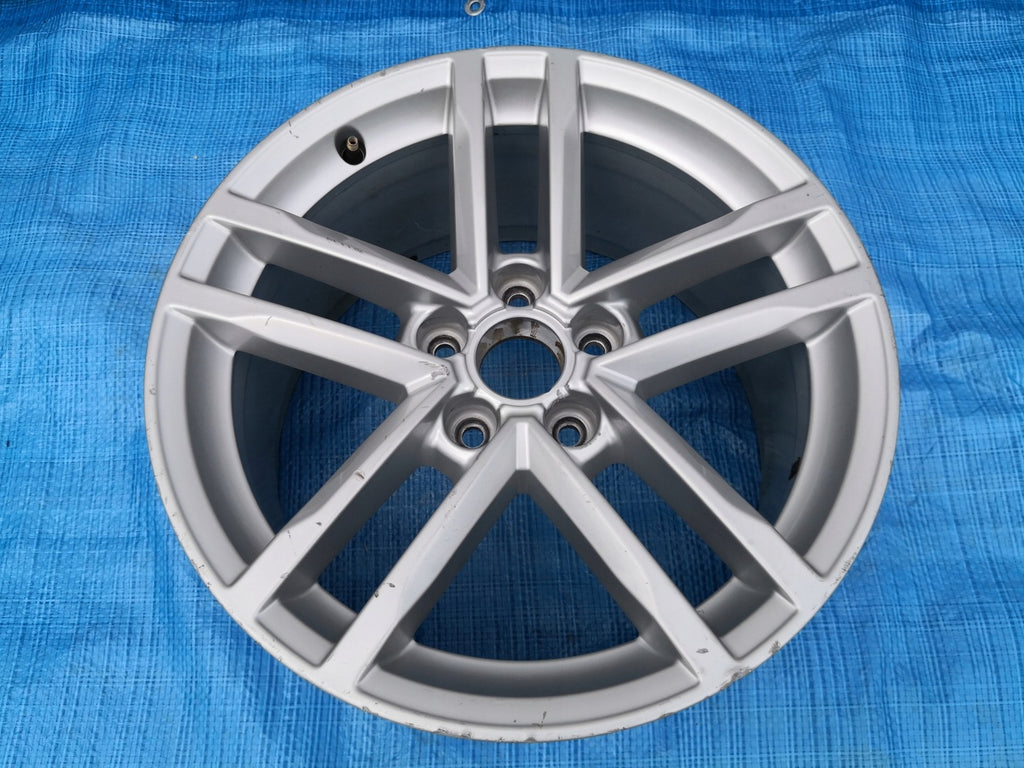 1x Alufelge 17 Zoll 8.5" 5x112 50ET Glanz Silber 8S0601025 Audi Tt Rim Wheel