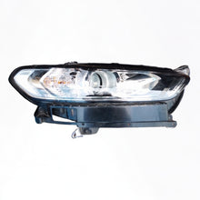 Laden Sie das Bild in den Galerie-Viewer, Frontscheinwerfer Ford Mondeo ES73-13029-GD Halogen Rechts Headlight