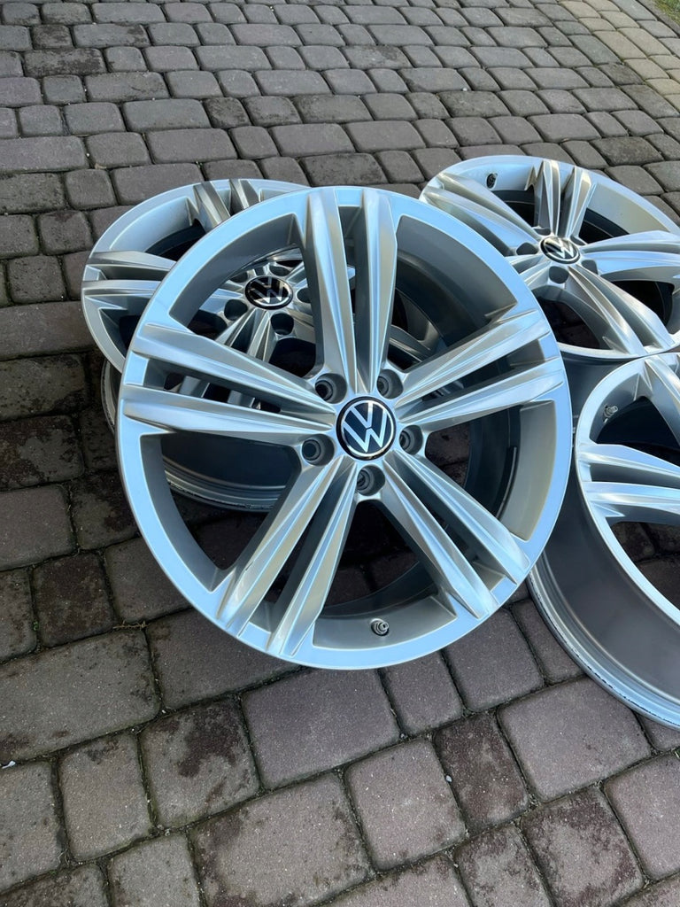 4x Alufelge 18 Zoll 7.0" 5x112 43ET Glanz Silber VW Tiguan Rim Wheel FEL1973364472lx