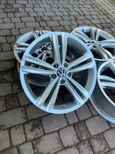 Laden Sie das Bild in den Galerie-Viewer, 4x Alufelge 18 Zoll 7.0" 5x112 43ET Glanz Silber VW Tiguan Rim Wheel FEL1973364472lx