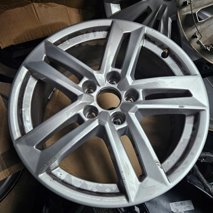 1x Alufelge 17 Zoll 7.0" 5x112 42ET Glanz Silber Audi A4 B9 Rim Wheel FEL4037934922jf