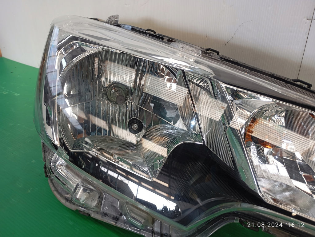 Frontscheinwerfer Mitsubishi Space W Star 8301D446 Ein Stück (Rechts oder Links)