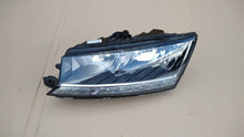 Load image into Gallery viewer, Frontscheinwerfer Skoda Fabia III 6V1941015D Links Scheinwerfer Headlight