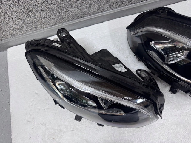 Frontscheinwerfer Mercedes-Benz W246 A2469065301 A2469066201 Ein Satz Headlight SCH4813639433ud