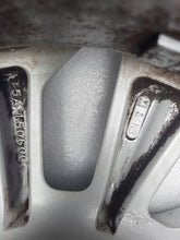 Laden Sie das Bild in den Galerie-Viewer, 1x Alufelge 15 Zoll 6.0&quot; 4x100 50ET T5A15060G Honda Jazz Rim Wheel