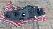 Laden Sie das Bild in den Galerie-Viewer, Frontscheinwerfer Skoda Superb III 3V1941015A Xenon Links Scheinwerfer Headlight SCH2843927548ku
