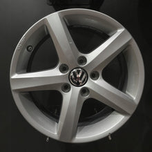 Laden Sie das Bild in den Galerie-Viewer, 4x Alufelge 16 Zoll 6.5" 5x112 42ET Glanz Silber 3AA071496 VW Passat Jetta FEL5743036158ps