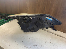Laden Sie das Bild in den Galerie-Viewer, Frontscheinwerfer Honda Cr-V Crv III Xenon Links Scheinwerfer Headlight SCH6949791644in