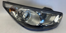 Laden Sie das Bild in den Galerie-Viewer, Frontscheinwerfer Hyundai Ix35 92102-2Y Rechts Scheinwerfer Headlight SCH9083991576sv